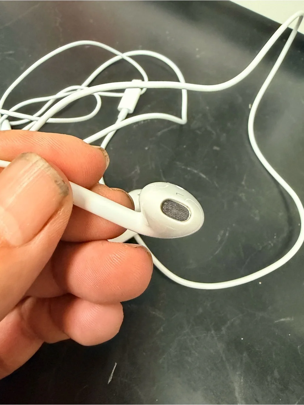Apple wired earbuds